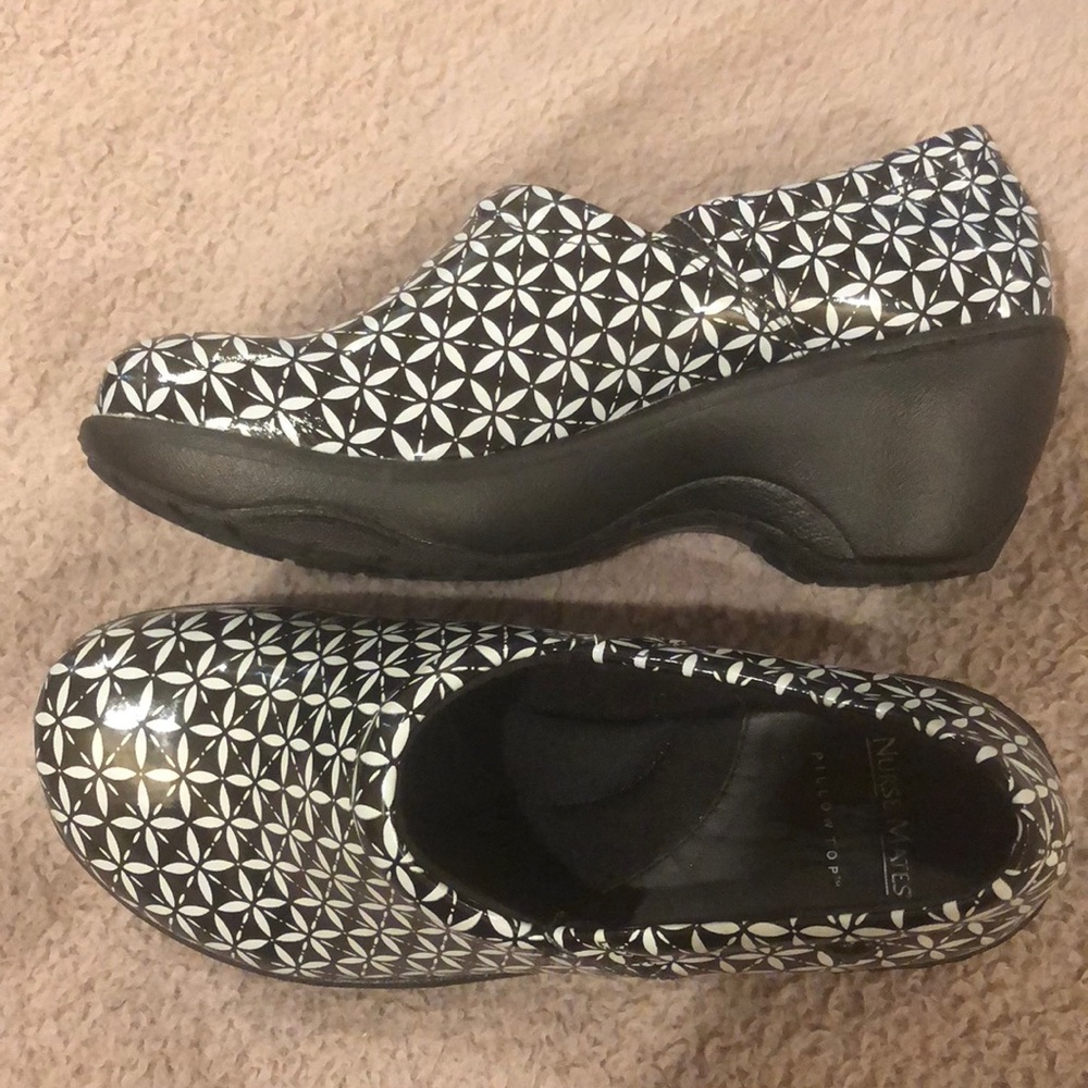 Nurse mates pillowtop clogs 7.5